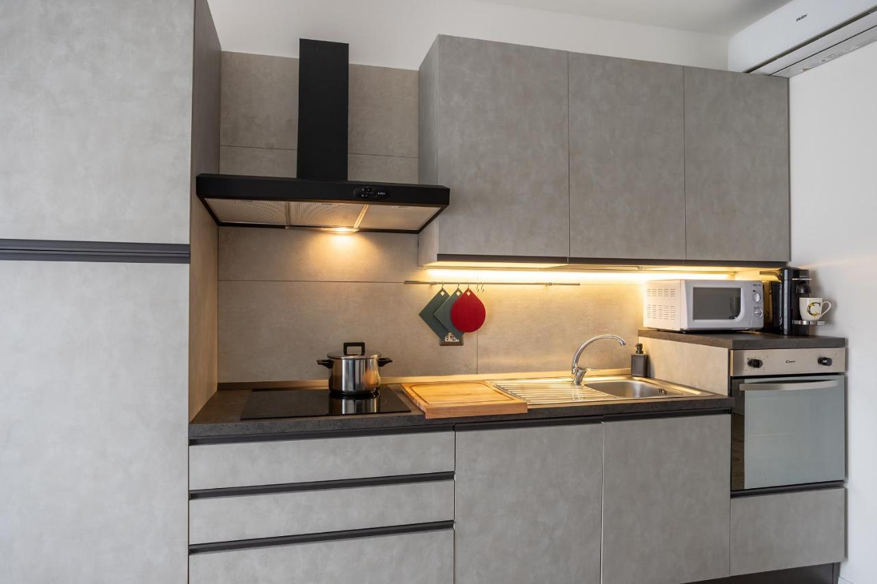 Milano City Apartments - Parking And Comfort - Spacious Apt Up To 8 Pax Экстерьер фото